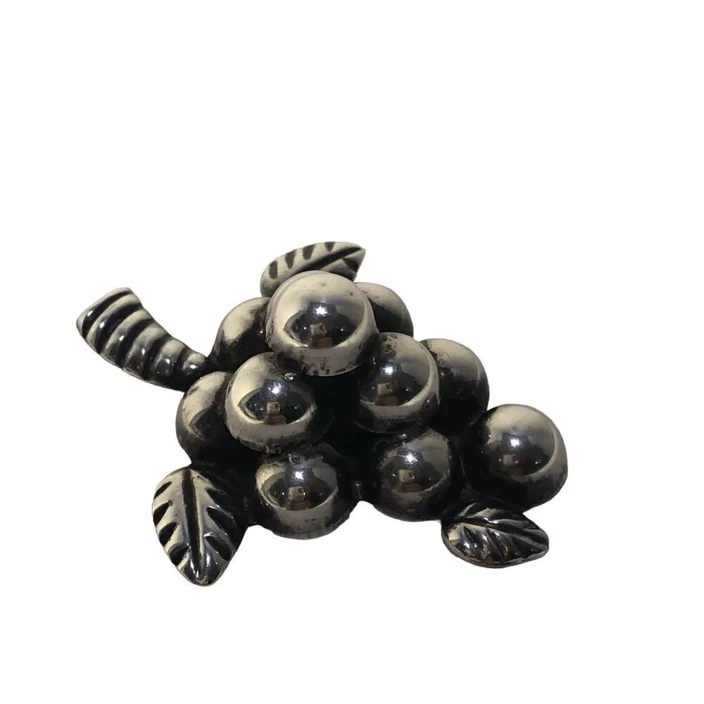 VINTAGE‎ Sterling Silver Grapes Brooch Stacking Dimensional 2